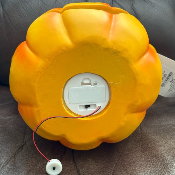 Disney Halloween Mickey Mouse Light Up Pumpkin - Picture 12 of 15